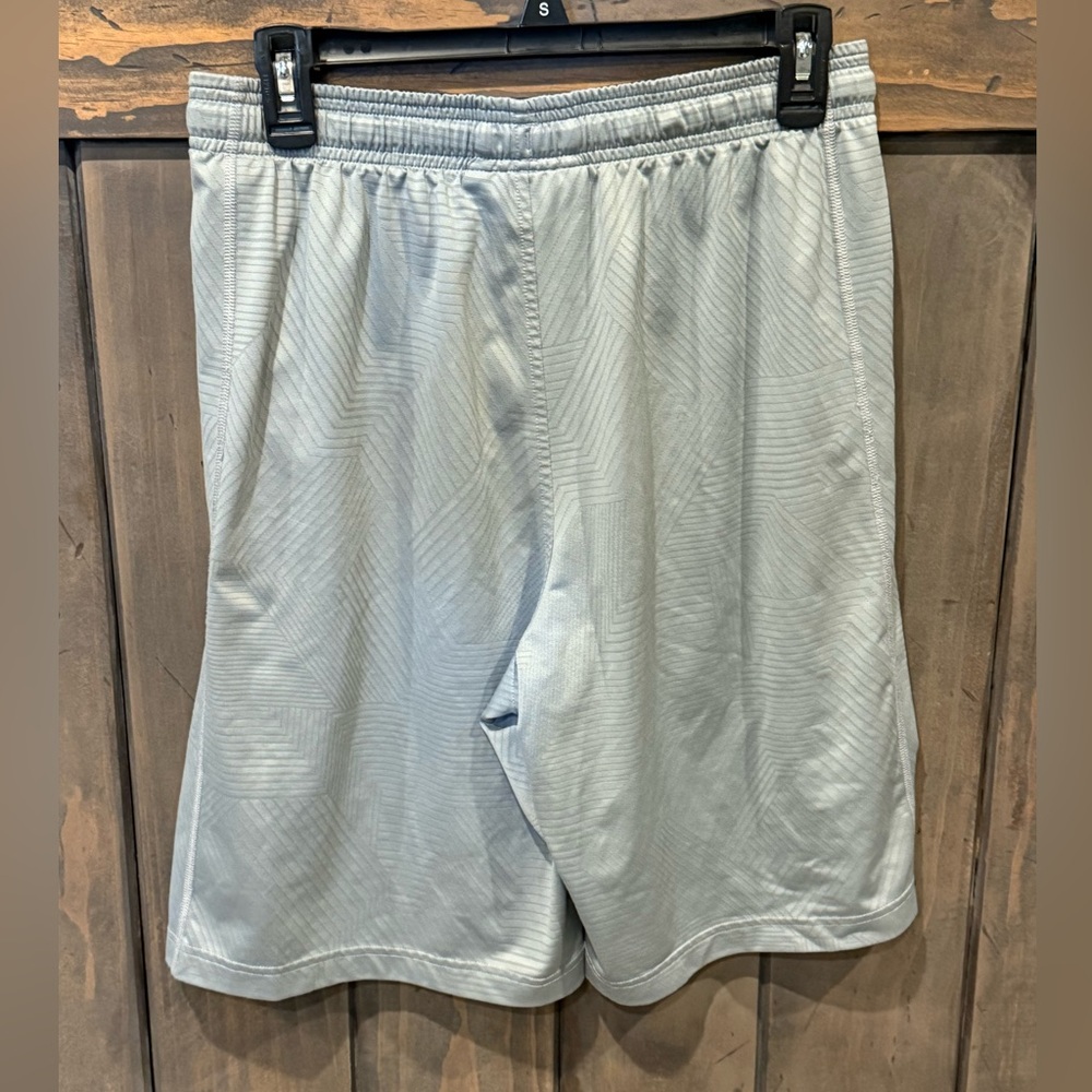 Under Armour Men's Gray Basketball Shorts - Picture 2 of 3
